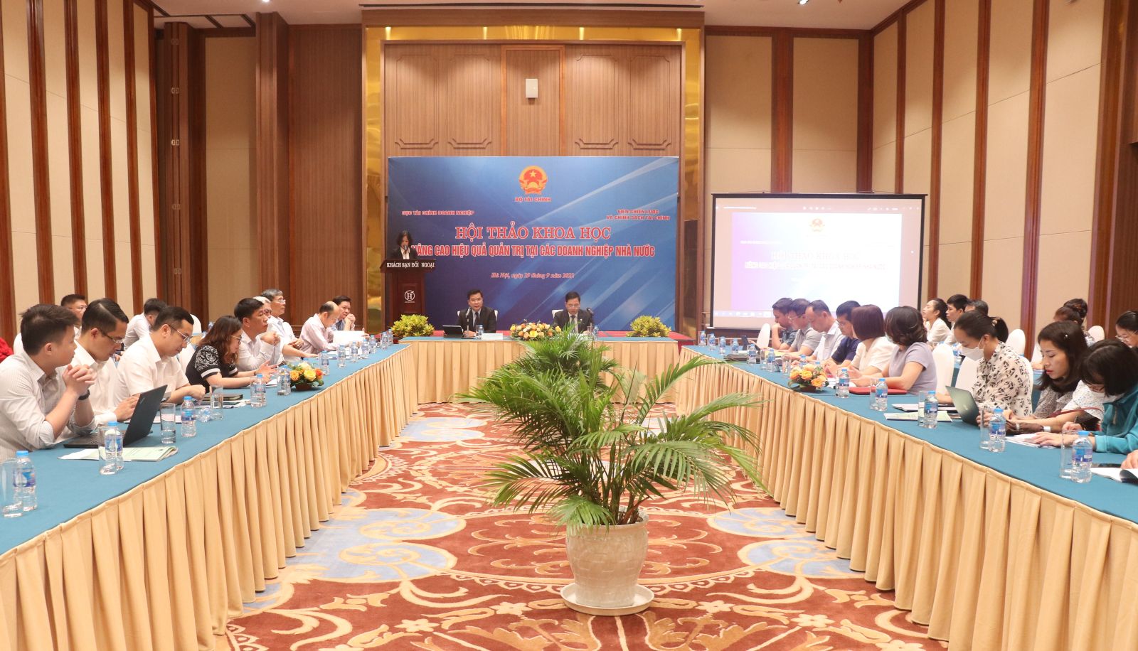 https://mof.gov.vn/acms/ckfinder/nguyenhuutho/images/Toan%20canh%20chinh.JPG