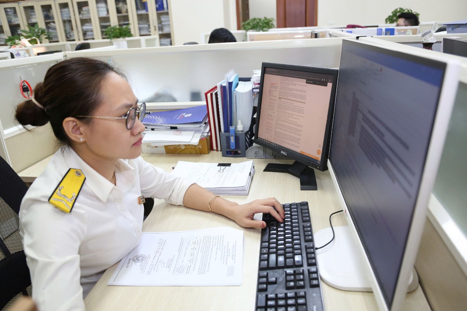 Người nộp thuế có thể liên hệ với các kênh hỗ trợ của Cục Thuế. Ảnh: QM.