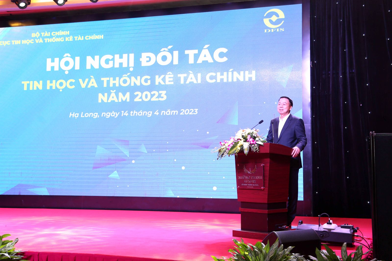 Thứ trưởng Bộ Tài chính Nguyễn Đức Chi phát biểu khai mạc Hội nghị đối tác Tin học và Thống kê Tài chính năm 2023. Ảnh: Quang Minh.  