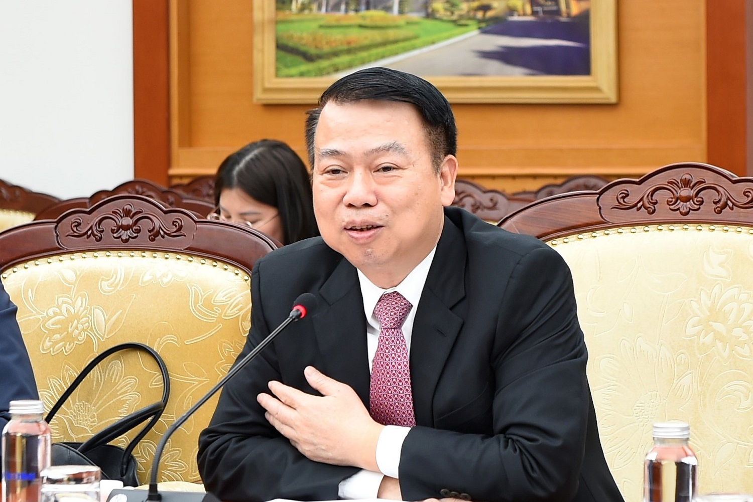 https://www.mof.gov.vn/acms/ckfinder/nguyenthithanhhuyen/images/A%20Chi(1).jpg